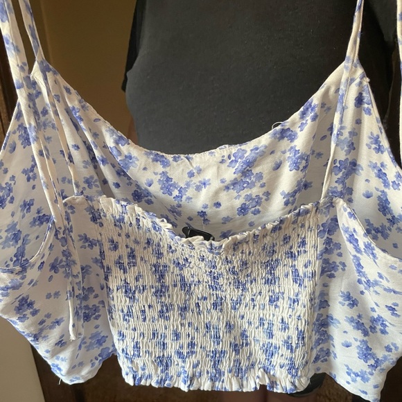 Forever 21 Floral Tie-strap cropped Cami - Picture 2 of 3